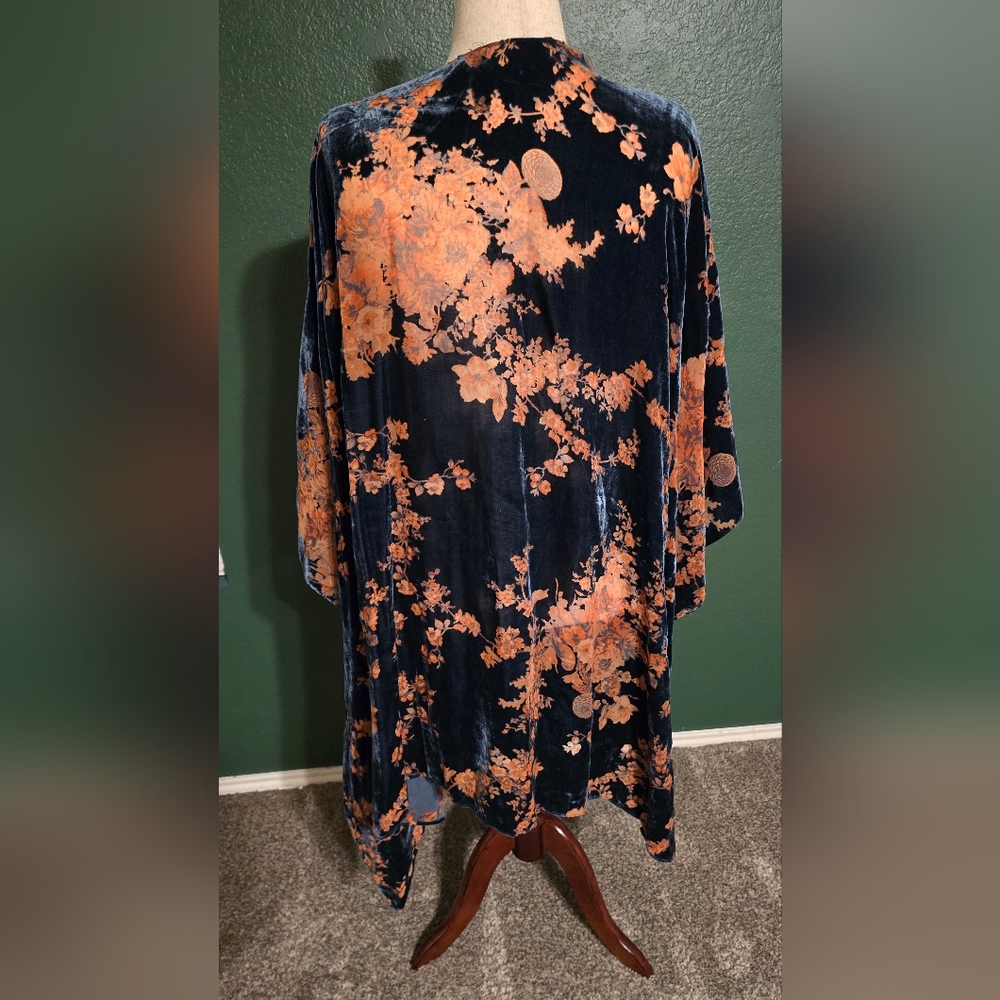 Torrid Blue Multi Floral Burnout Ruana - Picture 3 of 3